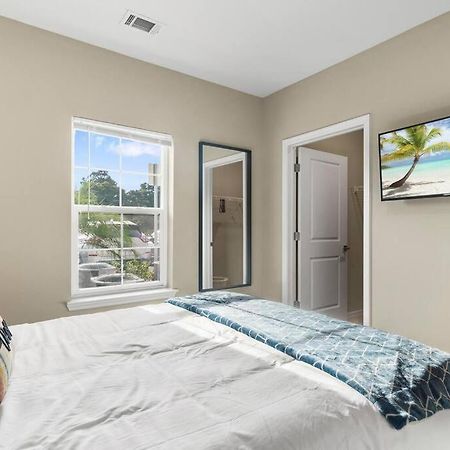 Elegant 1Br/1Ba Condo With Pool, Gym And Laundry Melbourne Exterior photo