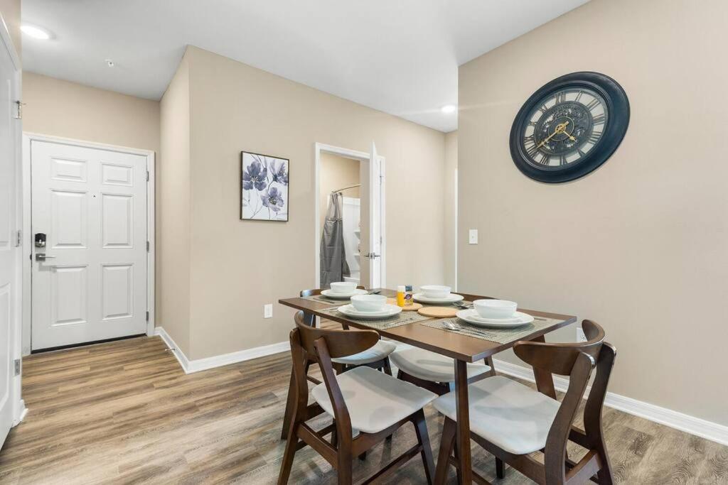 Elegant 1Br/1Ba Condo With Pool, Gym And Laundry Melbourne Exterior photo