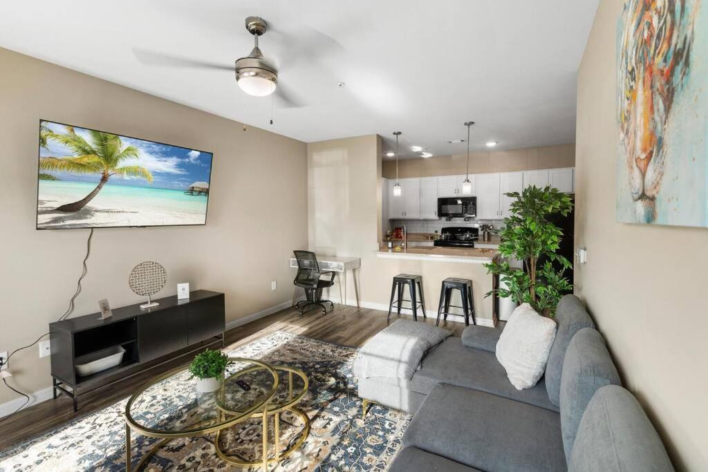 Elegant 1Br/1Ba Condo With Pool, Gym And Laundry Melbourne Exterior photo