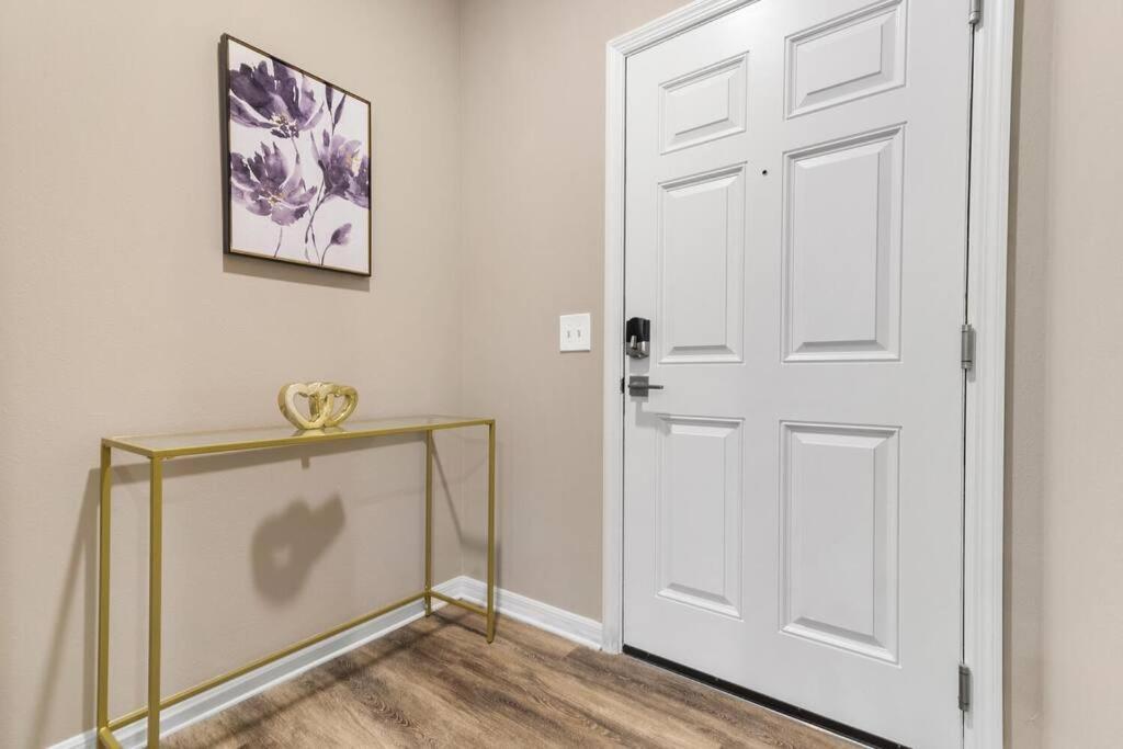 Elegant 1Br/1Ba Condo With Pool, Gym And Laundry Melbourne Exterior photo